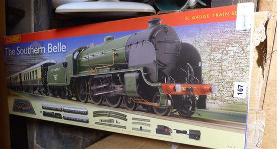Hornby Southern Belle R1118 train set